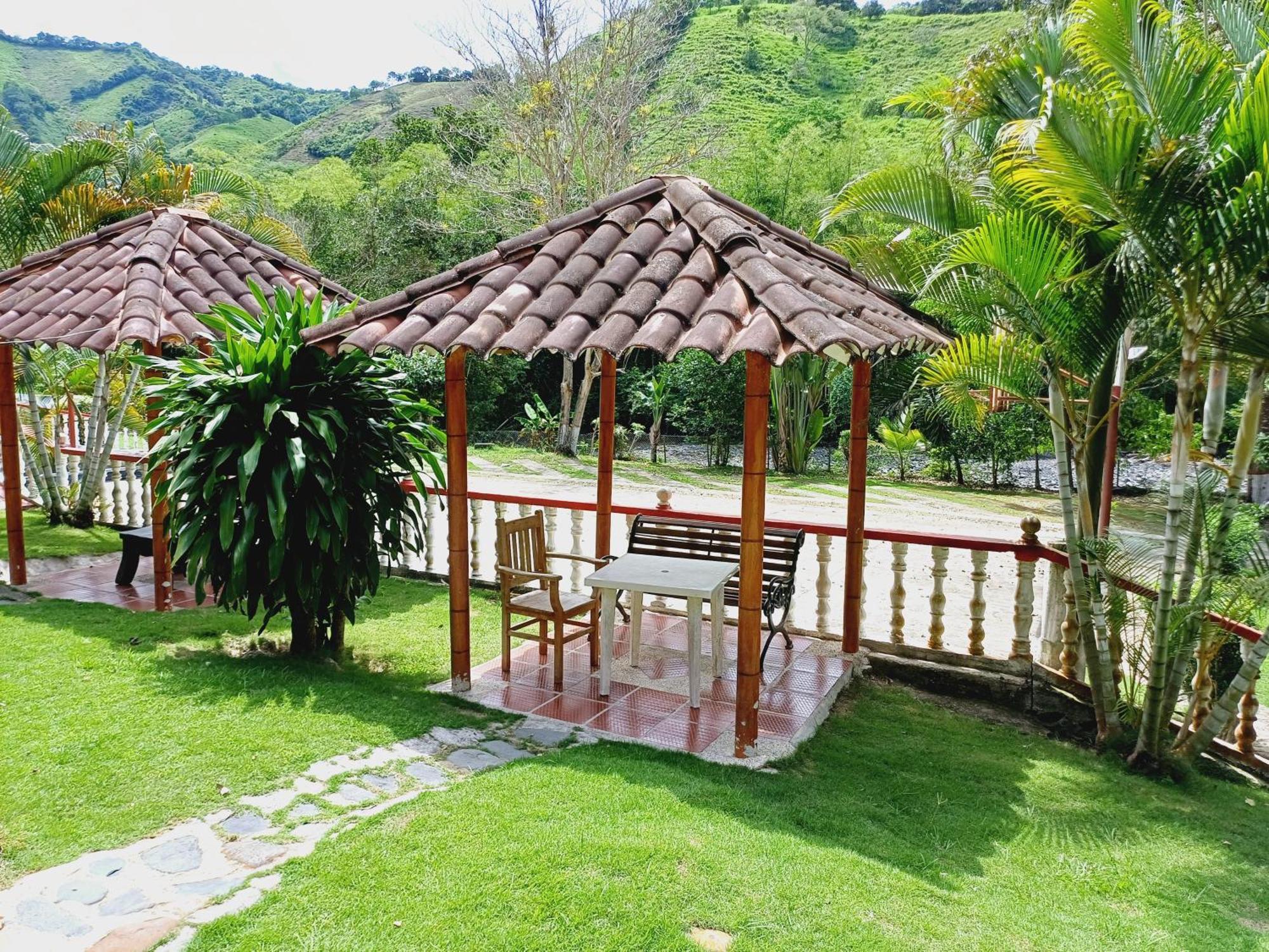 Hotel Campestre La Gaitana Tobia Exterior foto
